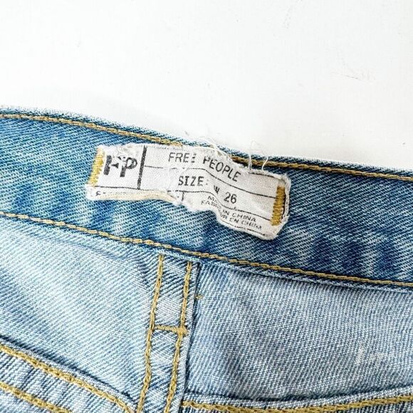 Free People Lacey Cutoff Shorts Size 26 Light Wash Distressed High-Rise Lace Hem - Picture 8 of 10